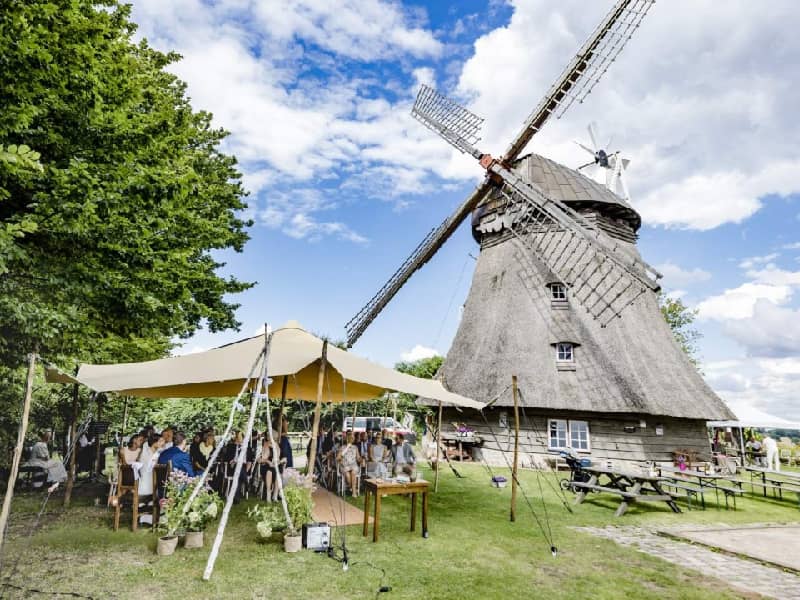 Trauung im Freien unterm Stretchzelt